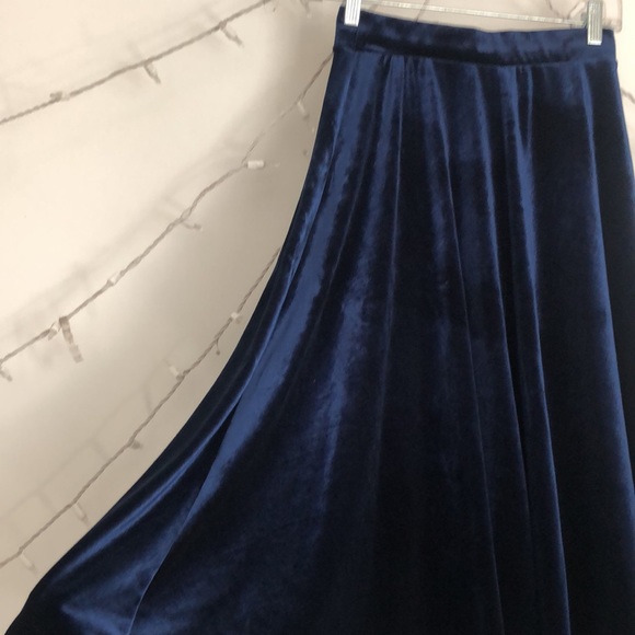 Navy Blue Velvet Circle Skirt - Picture 2 of 4